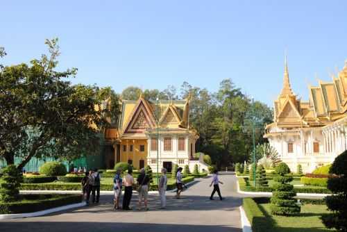 ANGKOR WAT HALF MARATHON 2013